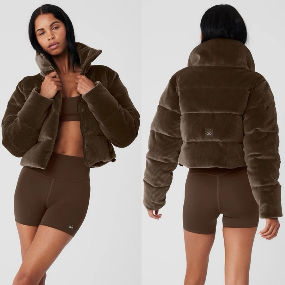 ALO Yoga Gold Rush Ribbed Velour
Cropped Puffer Jacket Macchiato Brown